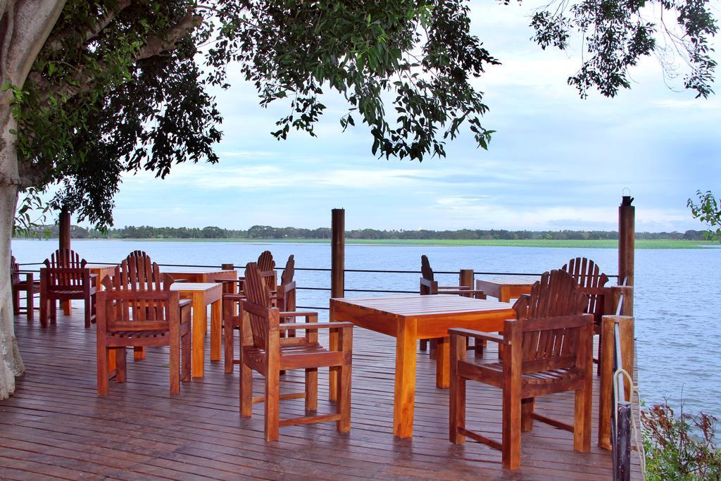 Lake Wind Hotel Tissamaharama Eksteriør billede